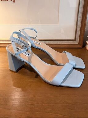 NEW Steve Madden Luxe Light Blue Leather Block Heel Sandals - 8.5